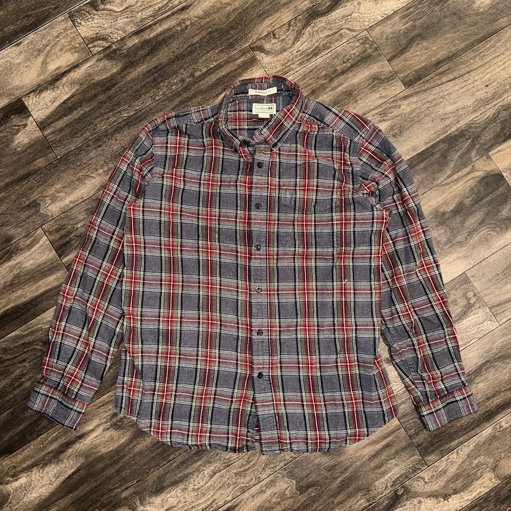 L.L.Bean Men's Medium Traditional Fit Scotch Plaid Flannel Button-Down Shirt